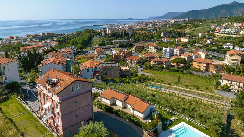 Appartamenti-A-Casa-Felice-Pietra-Ligure-Foto-2023-DRONATA-CASA